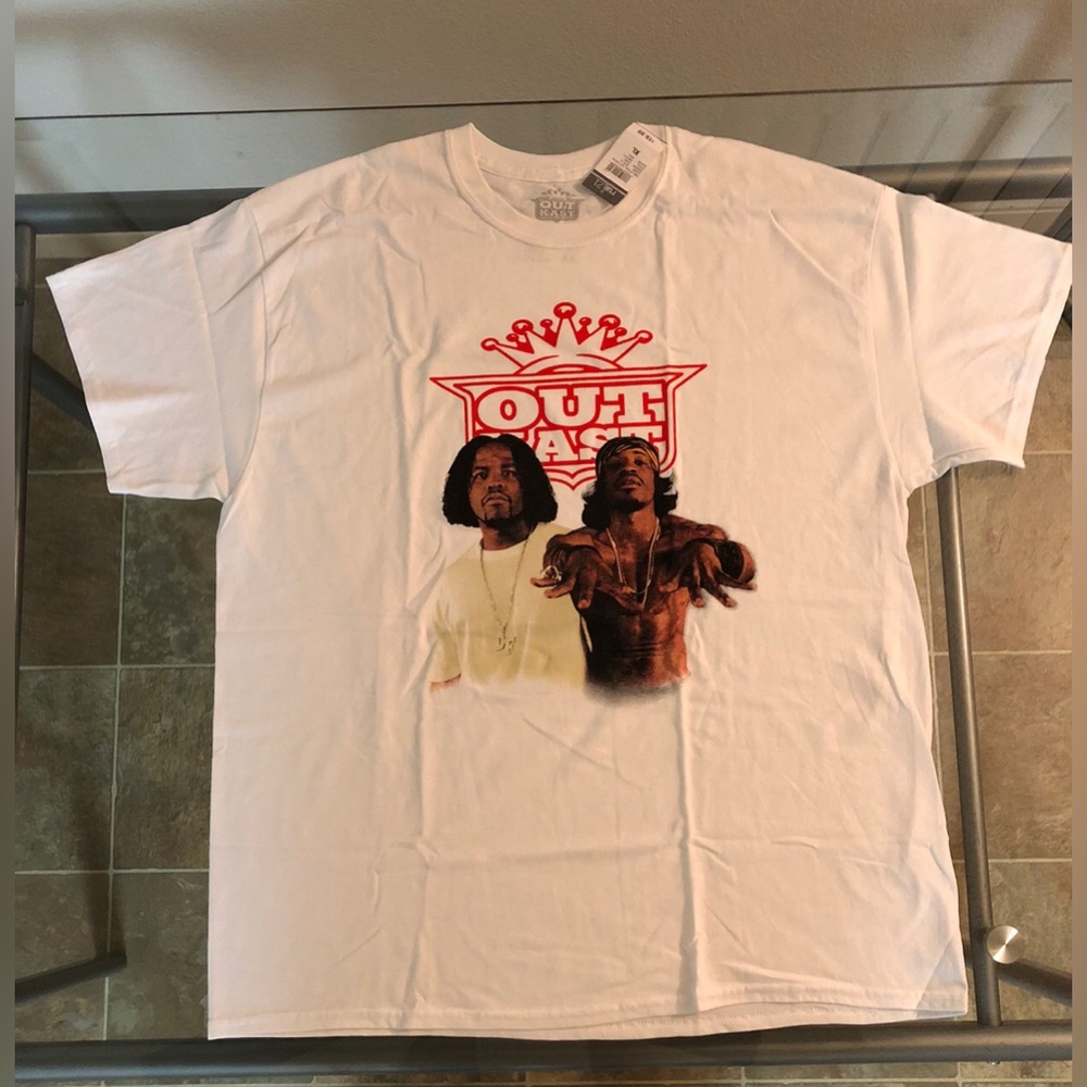 OUT KAST GRAPHIC TEE…. “UNISEX”